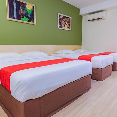 Hotel 101 Permas Jaya Johor Bahru Exteriör bild