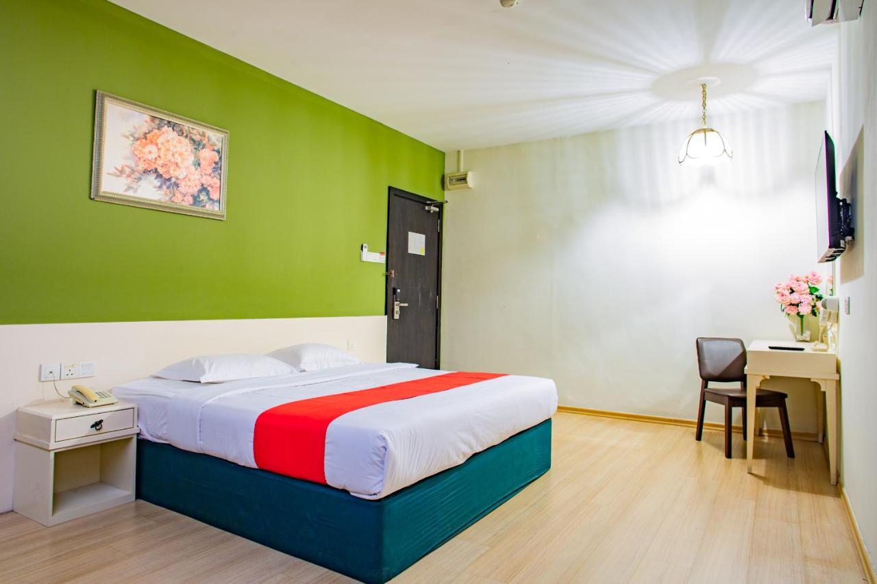 Hotel 101 Permas Jaya Johor Bahru Exteriör bild