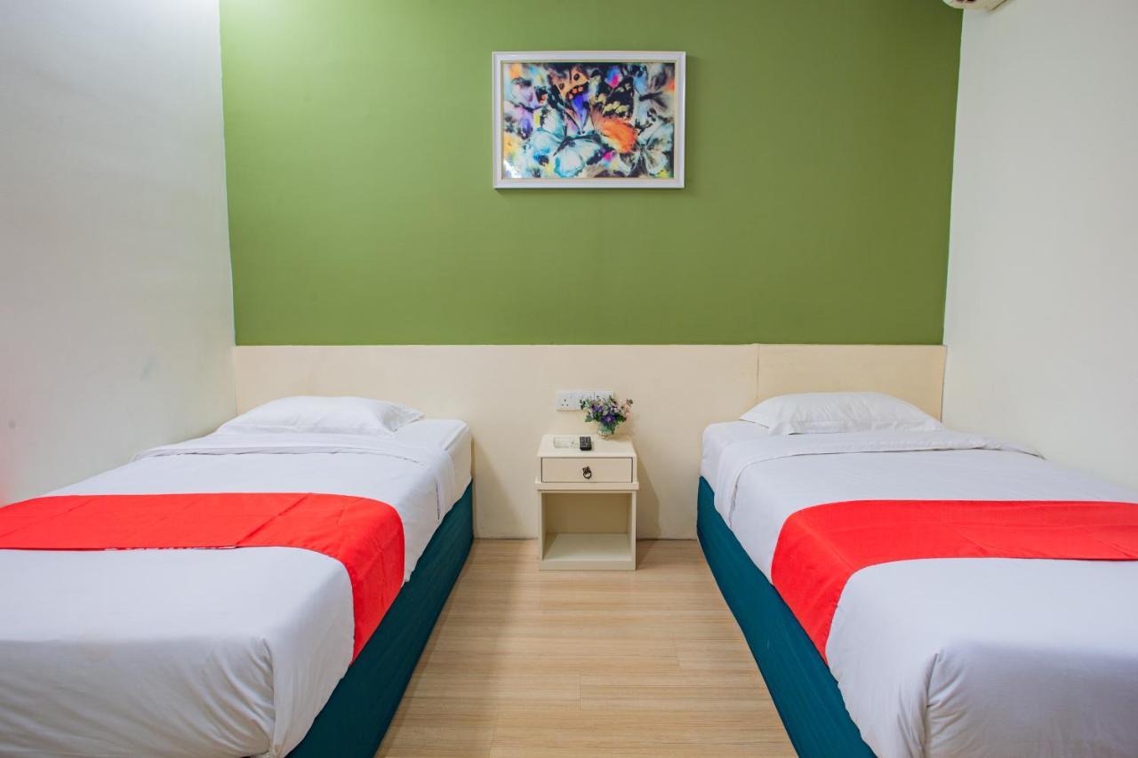 Hotel 101 Permas Jaya Johor Bahru Exteriör bild