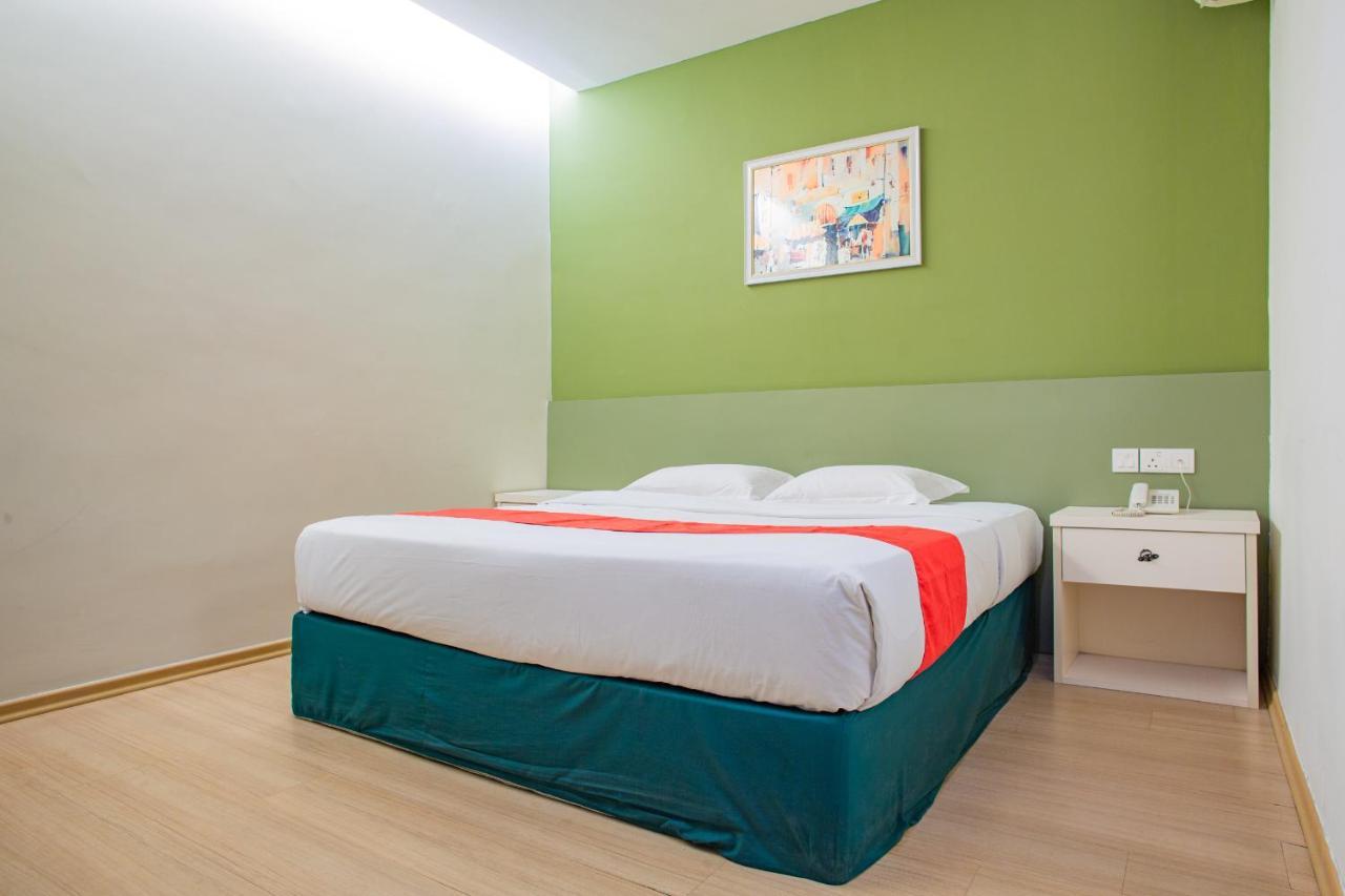 Hotel 101 Permas Jaya Johor Bahru Exteriör bild