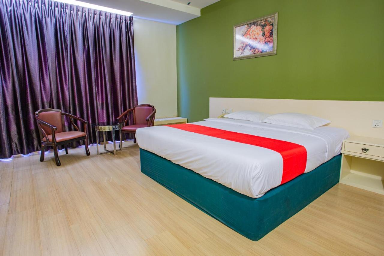 Hotel 101 Permas Jaya Johor Bahru Exteriör bild