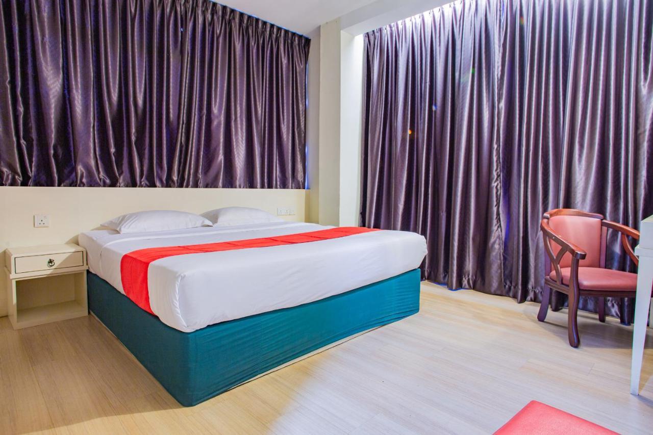 Hotel 101 Permas Jaya Johor Bahru Exteriör bild