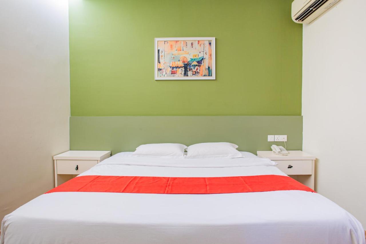 Hotel 101 Permas Jaya Johor Bahru Exteriör bild