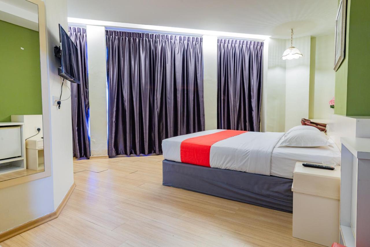 Hotel 101 Permas Jaya Johor Bahru Exteriör bild