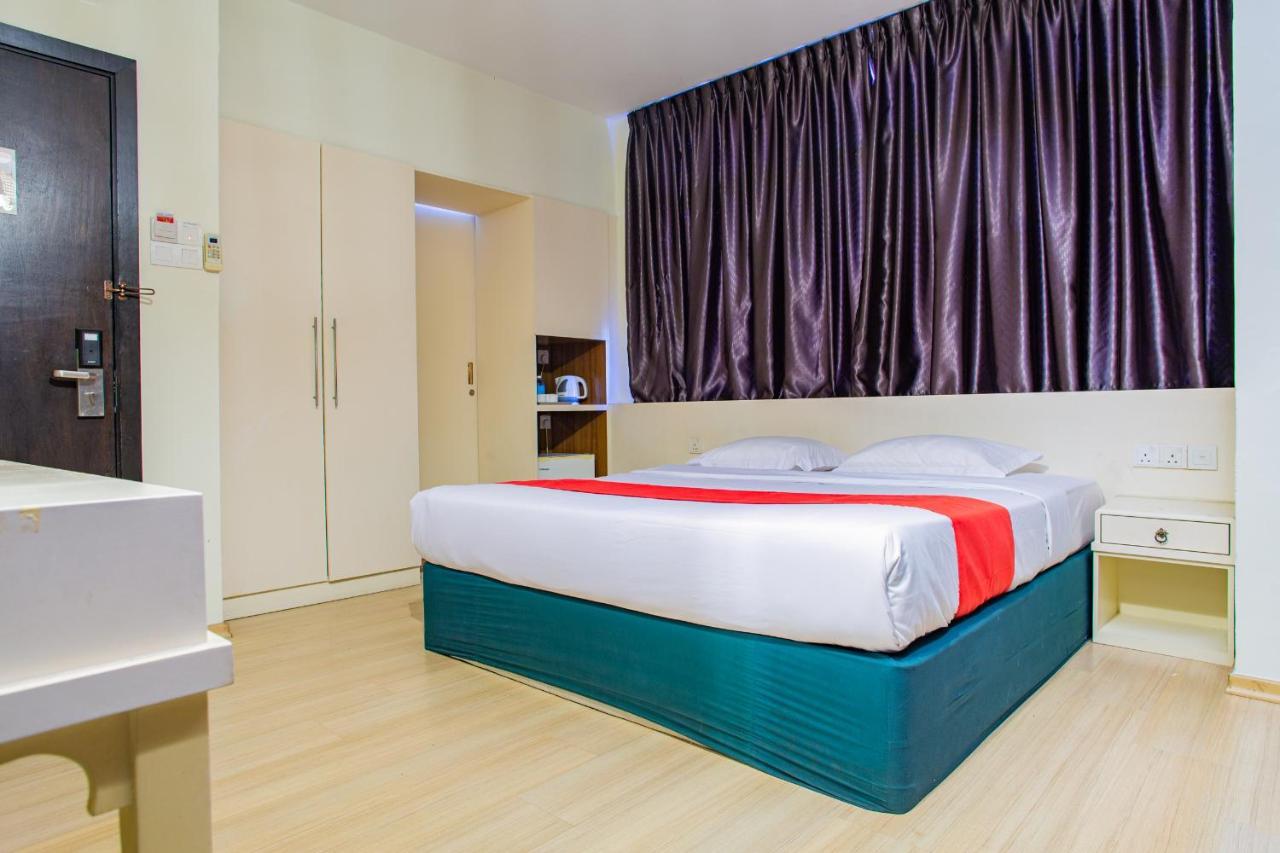 Hotel 101 Permas Jaya Johor Bahru Exteriör bild